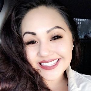 Meet your Posher, Yesica